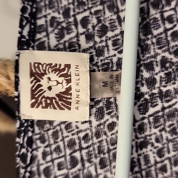 Womens Anne Klein geo print wrap top - Picture 2 of 3